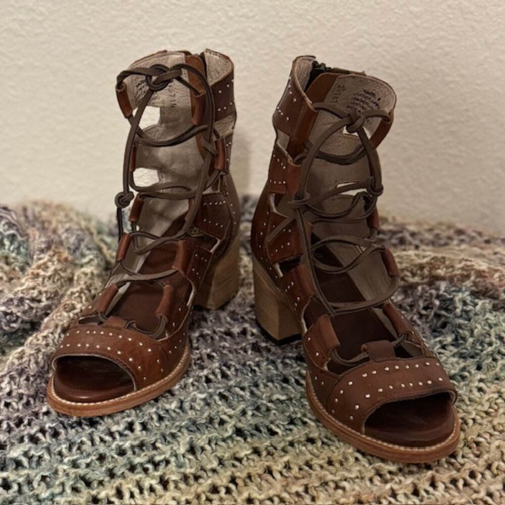 Freebird Size 8.5 Chestnut